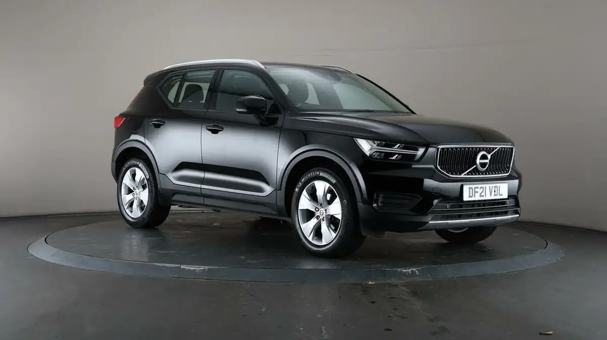 2021-volvo-xc40-15-t3-momentum-161bhp-auto-big-1