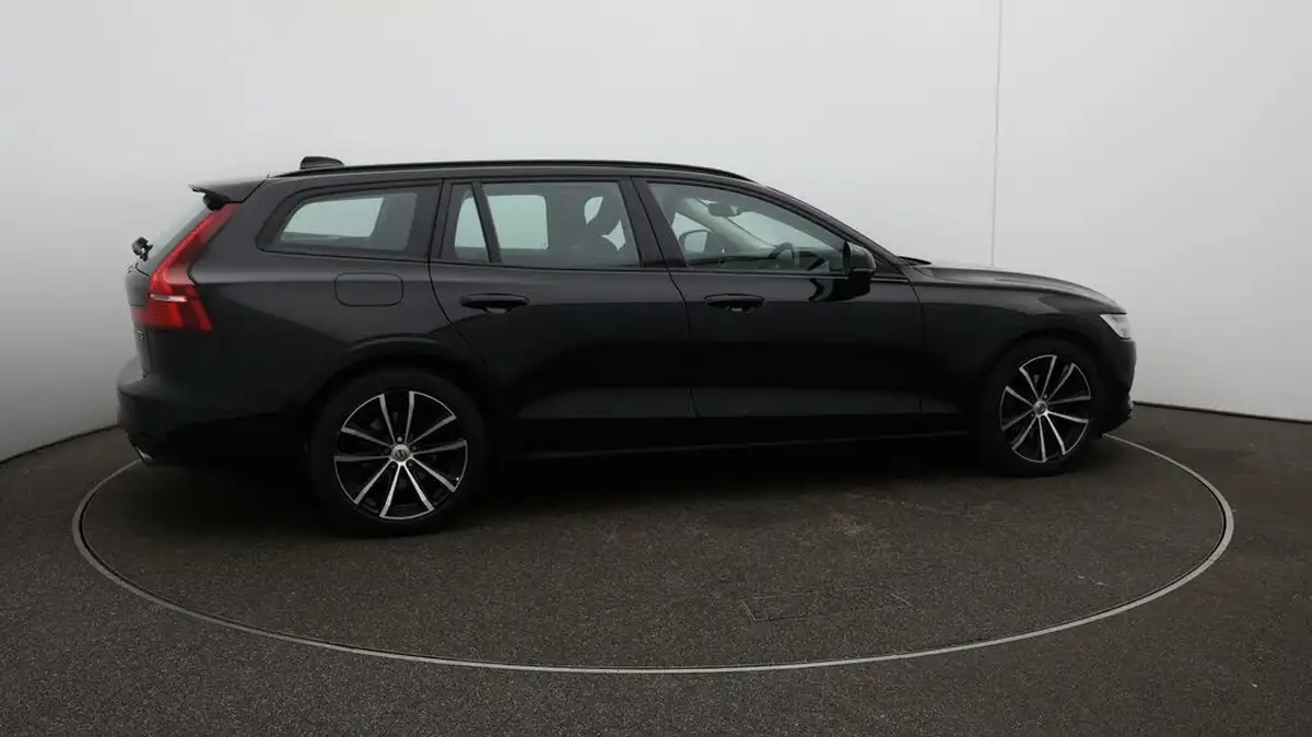 2021-volvo-v60-20-b3-momentum-160bhp-big-43