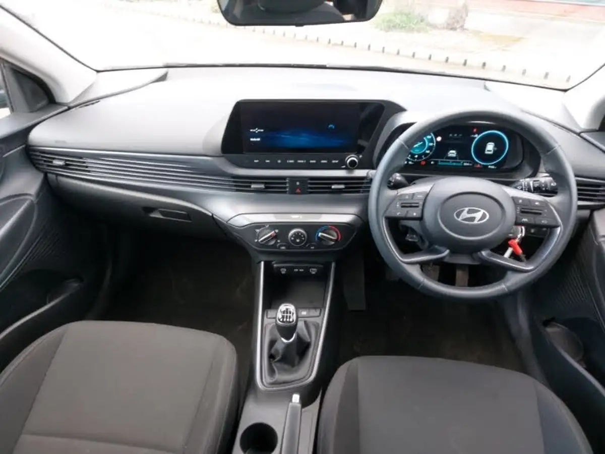 2024-hyundai-i20-10-t-gdi-advance-big-2