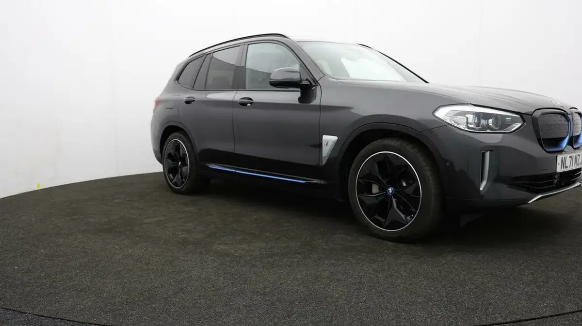 2021-bmw-ix3-e-premier-edition-big-40