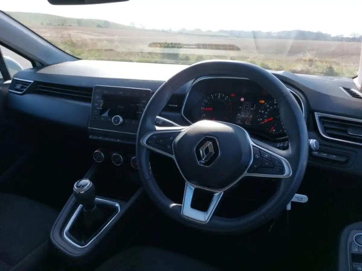 2020-renault-clio-10-sce-play-75bhp-big-6