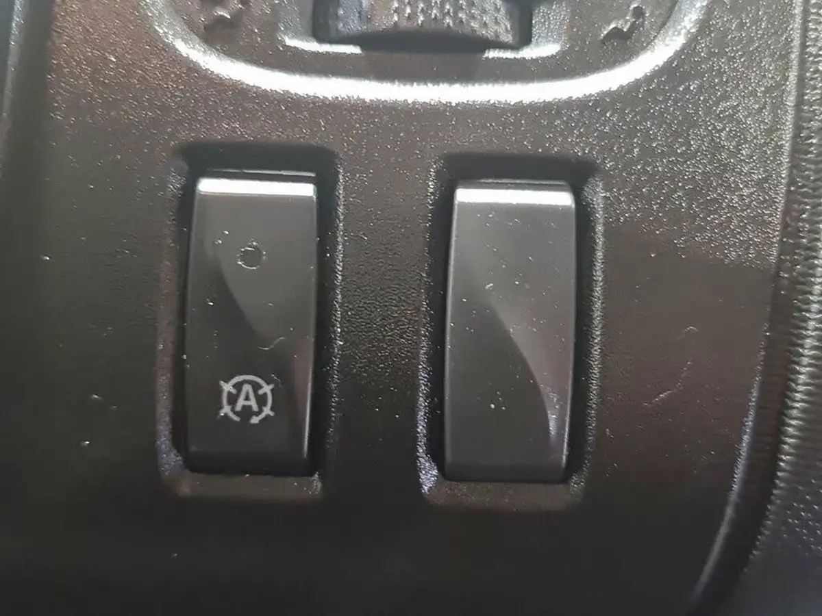 2021-renault-trafic-20dci-sl28-energy-120-business-big-24