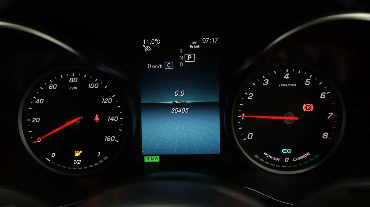 2019-mercedes-benz-c-class-15-c200-amg-line-premiumss-coupe-2d-big-10
