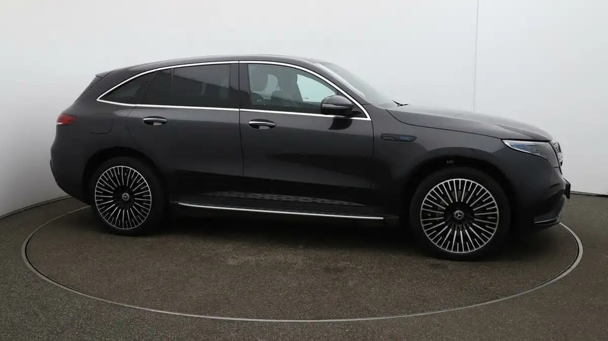 2022-mercedes-benz-eqc-e-eqc-400-amg-line-premium-big-43