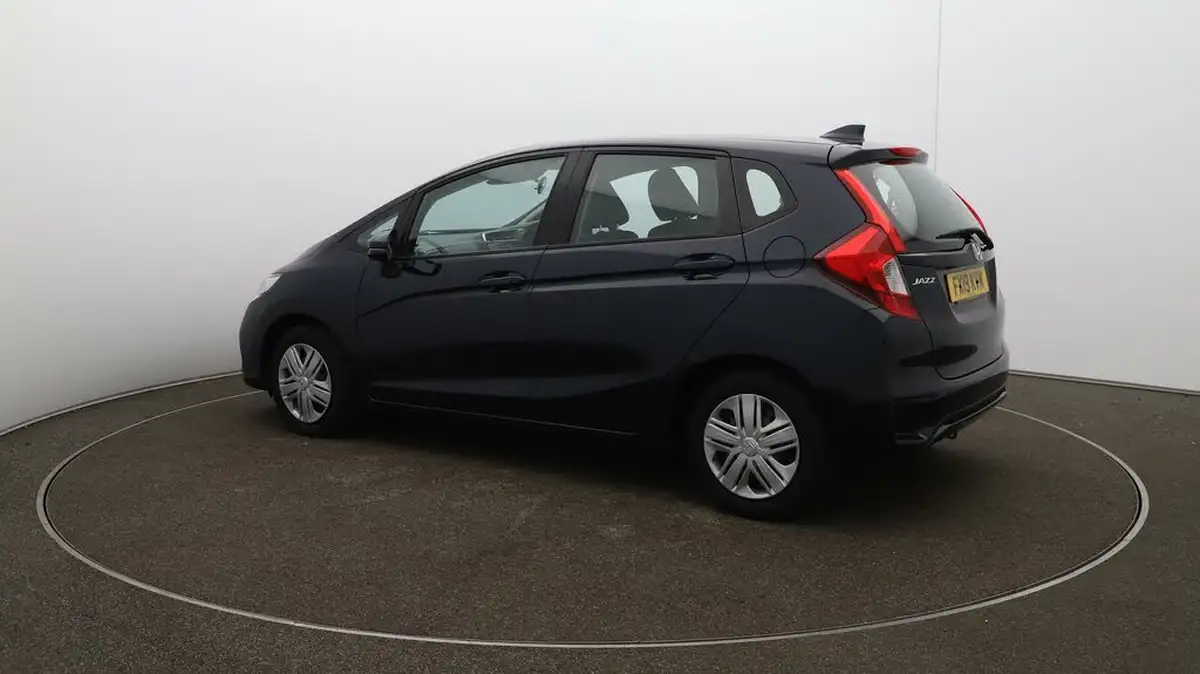 2019-honda-jazz-13-i-vtec-s-big-25