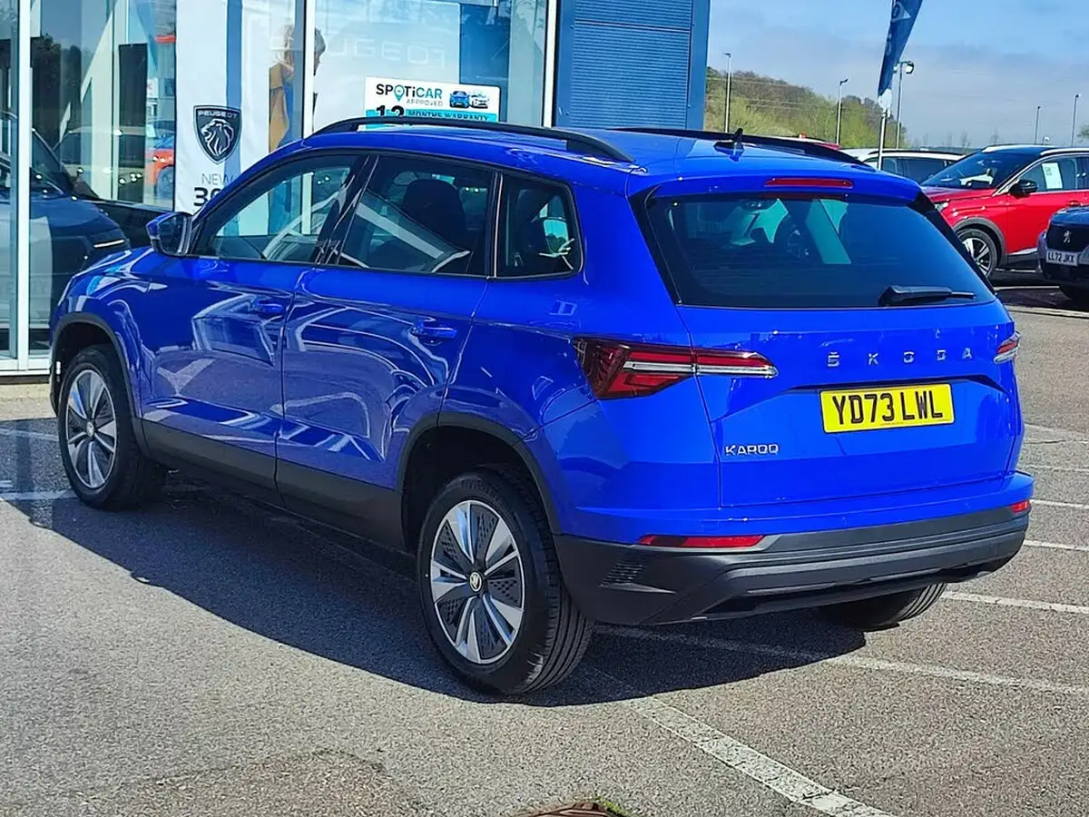 2023-skoda-karoq-15-tsi-se-drive-big-7