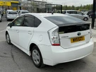 2011-toyota-prius-small-14