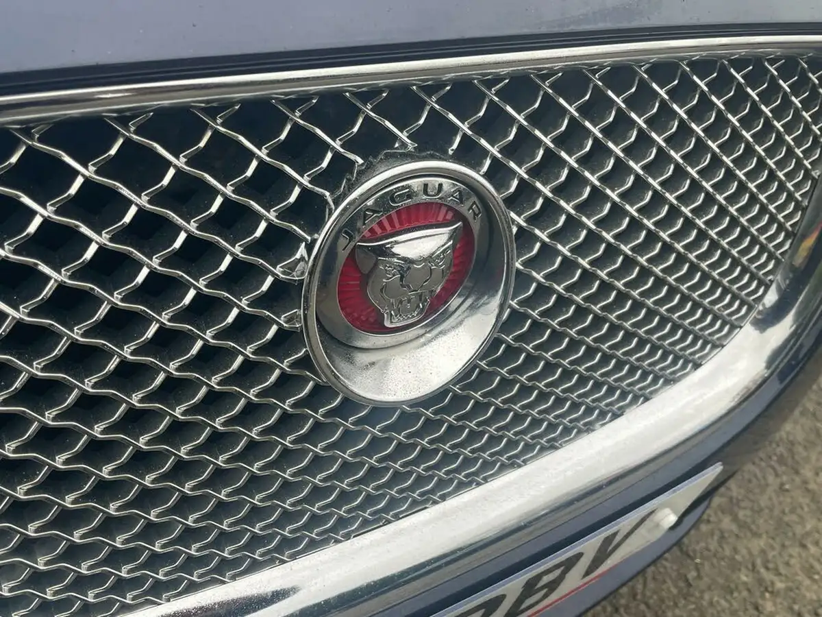 2014-jaguar-xf-22td-premium-luxury-163ps-saloon-4d-big-9
