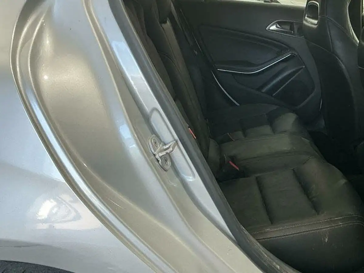 2013-mercedes-benz-a-class-16-a200-sport-156bhp-7g-dct-big-9
