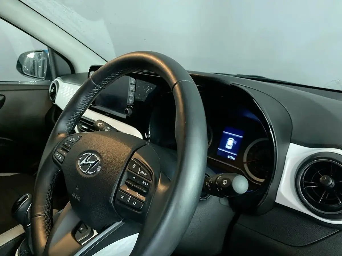 2022-hyundai-i10-12-premium-auto-big-15