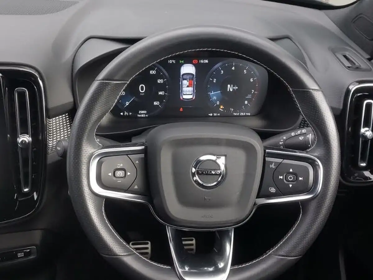 2020-volvo-xc40-15-t3-r-design-big-6