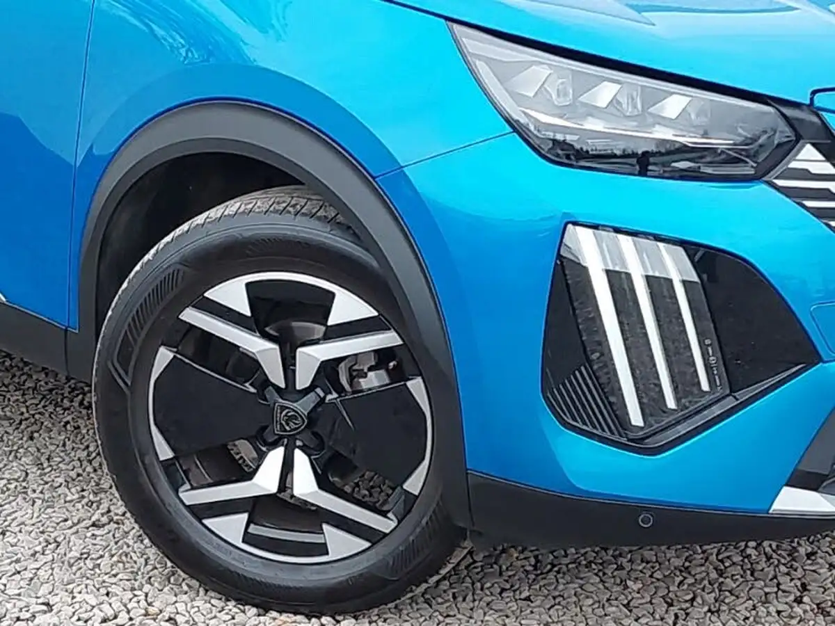 2023-peugeot-2008-suv-big-8