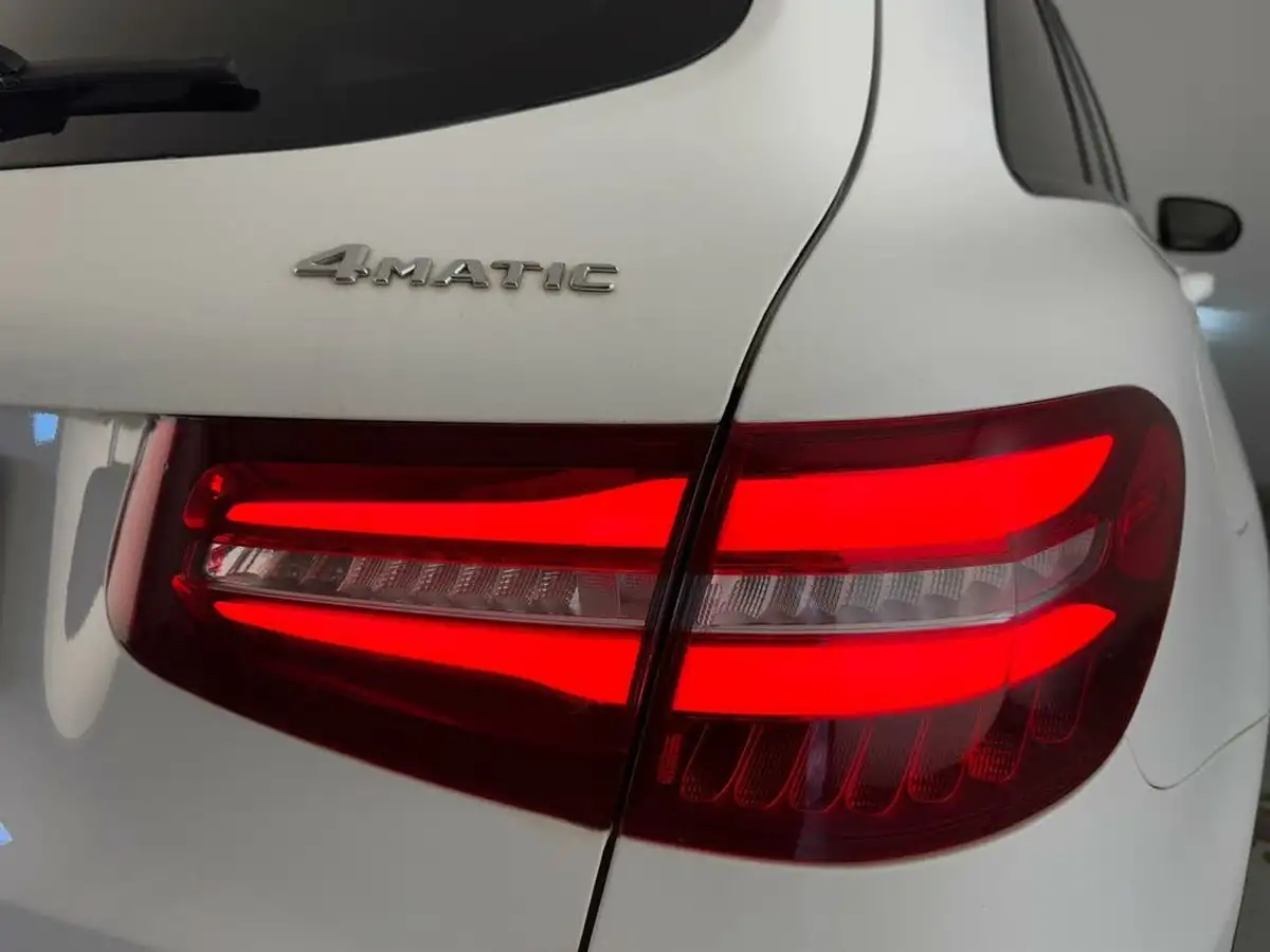 2018-mercedes-benz-glc-class-21d-glc220d-urban-edition-big-38