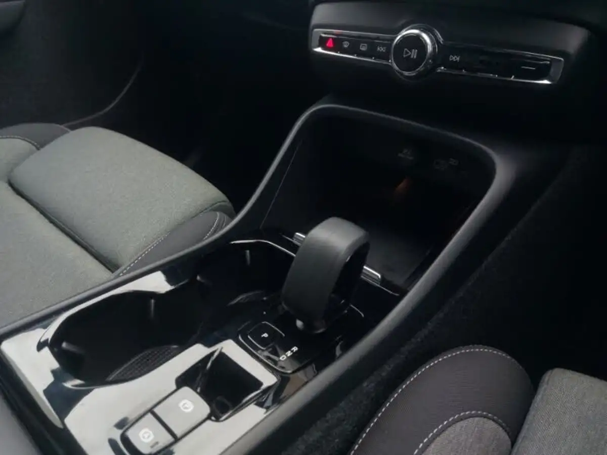 2024-volvo-xc40-20-b3-plus-big-12