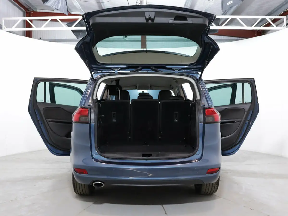 2014-vauxhall-zafira-tourer-20cdti-sri-big-51