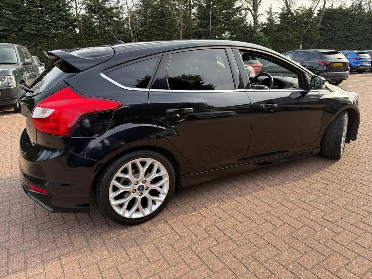 2014-ford-focus-10-zetec-s-scti-hatchback-big-19