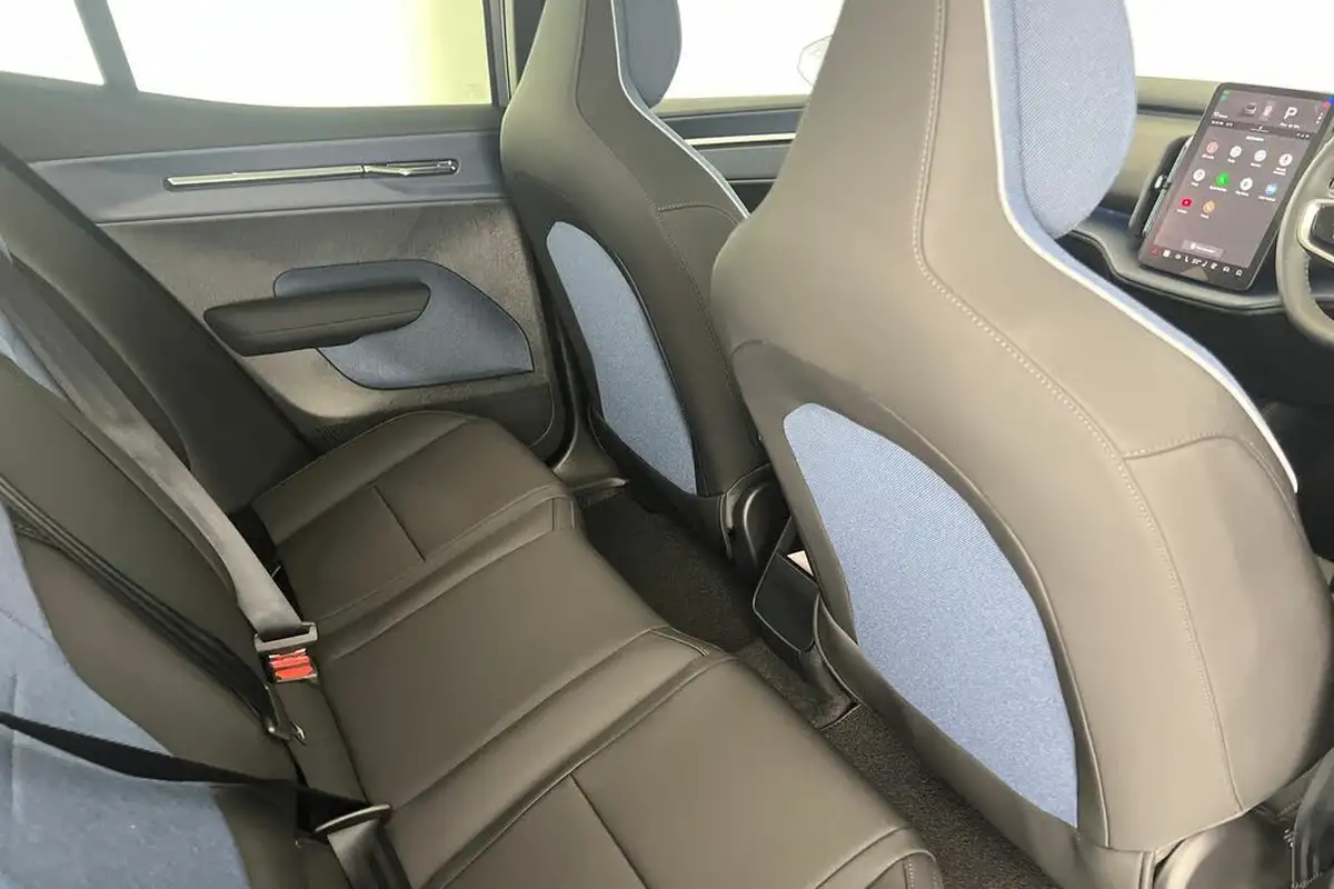 2024-volvo-ex30-e-single-motor-ultra-big-26