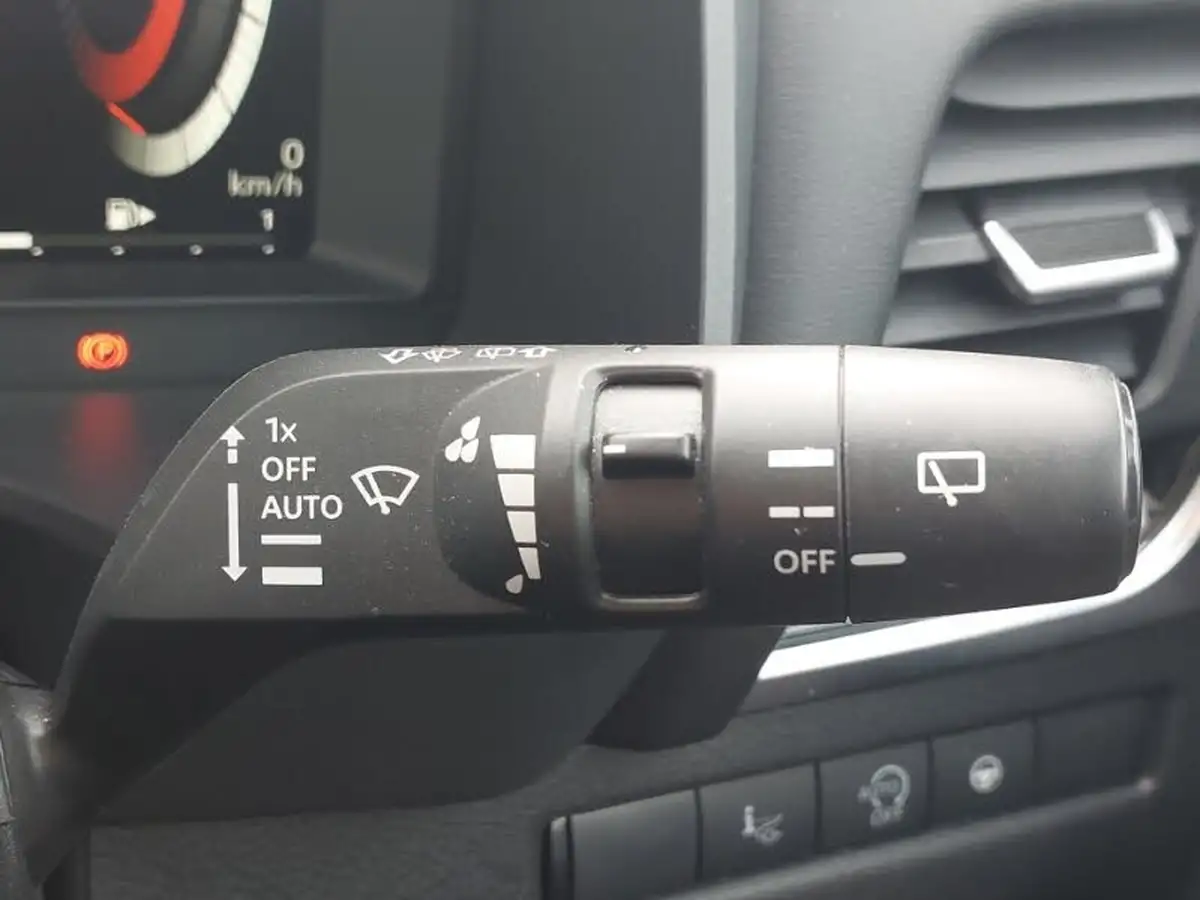 2021-nissan-qashqai-13-dig-t-premiere-edition-158ps-x-tronic-big-15