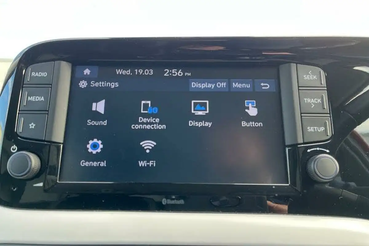 2022-hyundai-i10-12-premium-auto-big-24