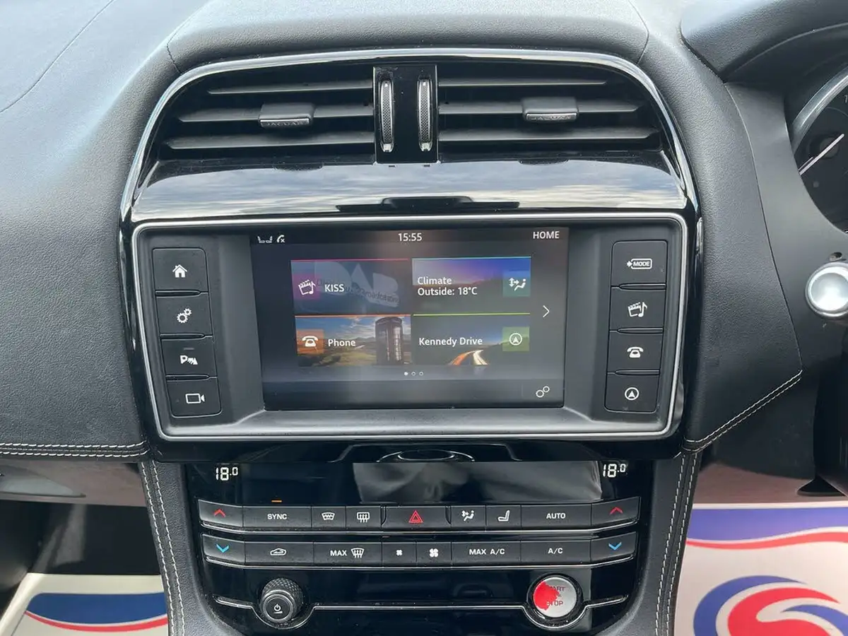 2016-jaguar-f-pace-30td-s-big-38