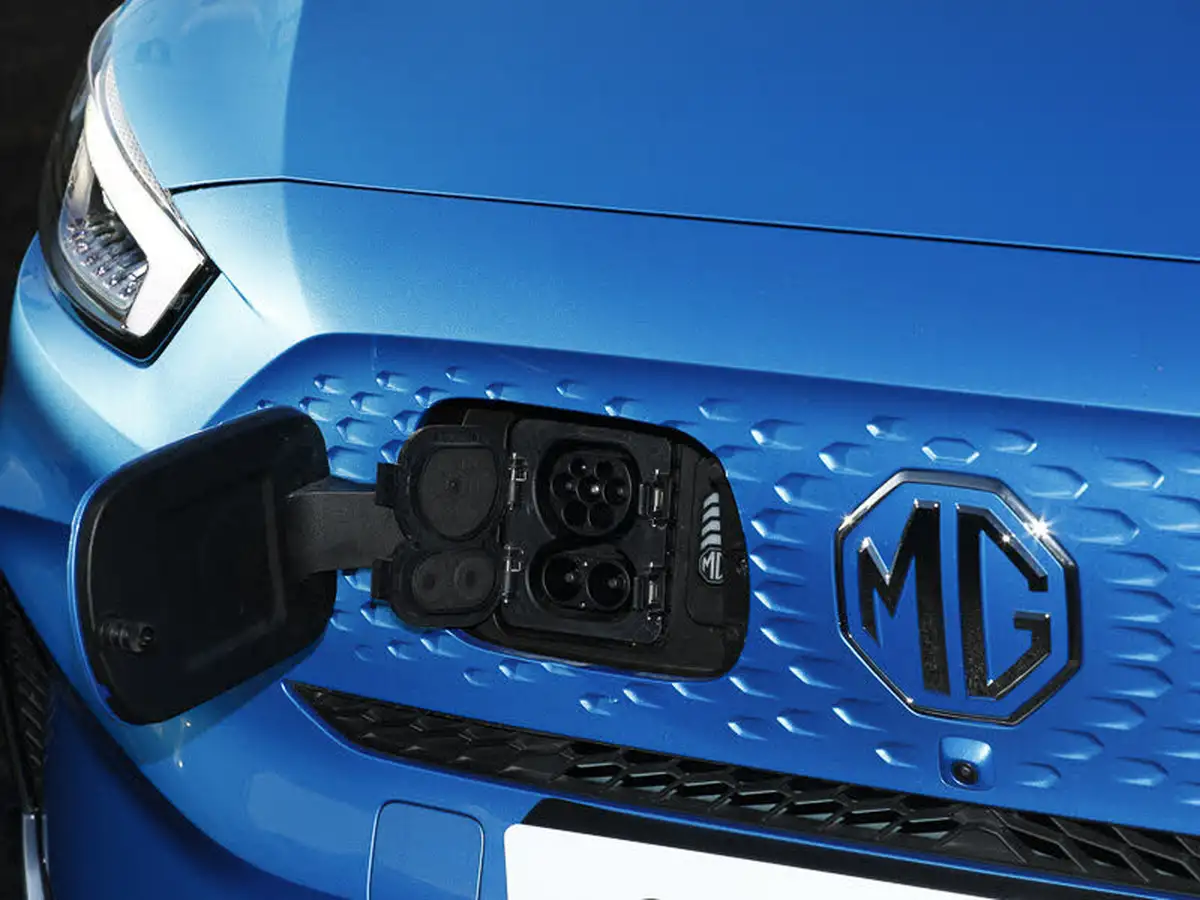 2025-mg-zs-suv-e-trophy-connect-ev-176ps-big-14