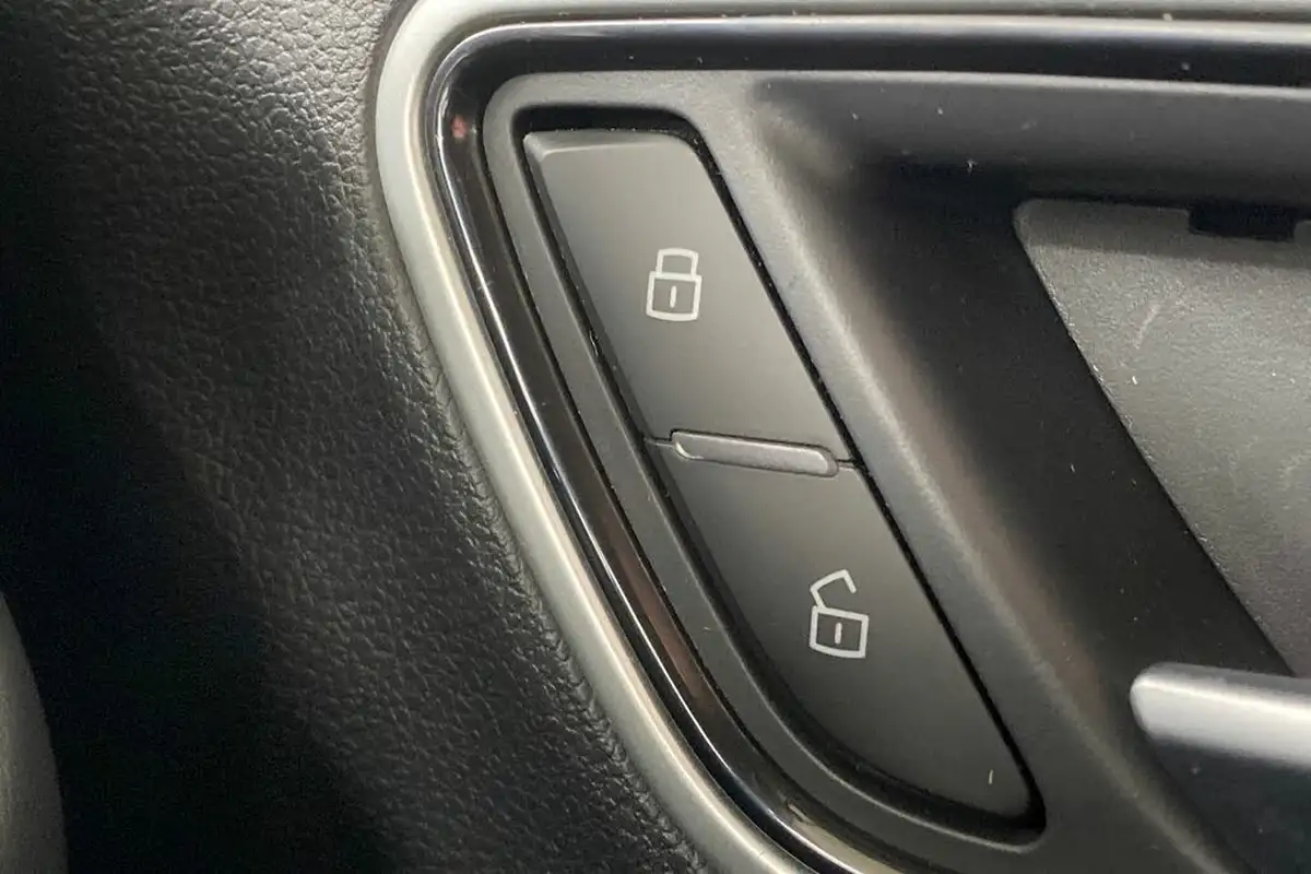 2023-mg-zs-suv-15-vti-tech-exclusive-big-34