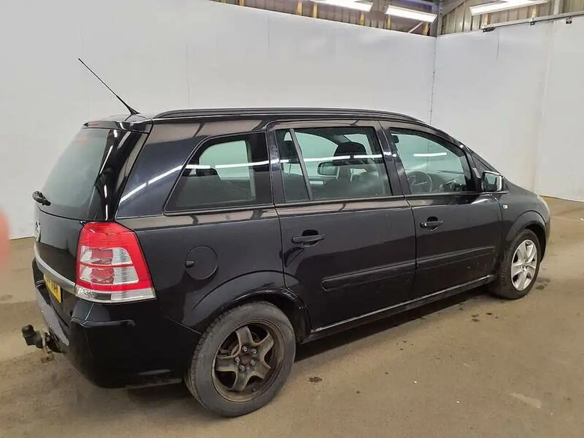 2014-vauxhall-zafira-18-exclusiv-120ps-big-5