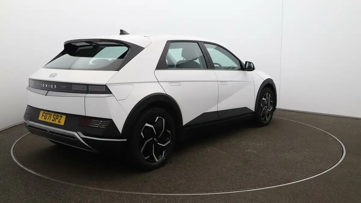 2022-hyundai-ioniq-5-e-se-connect-big-7