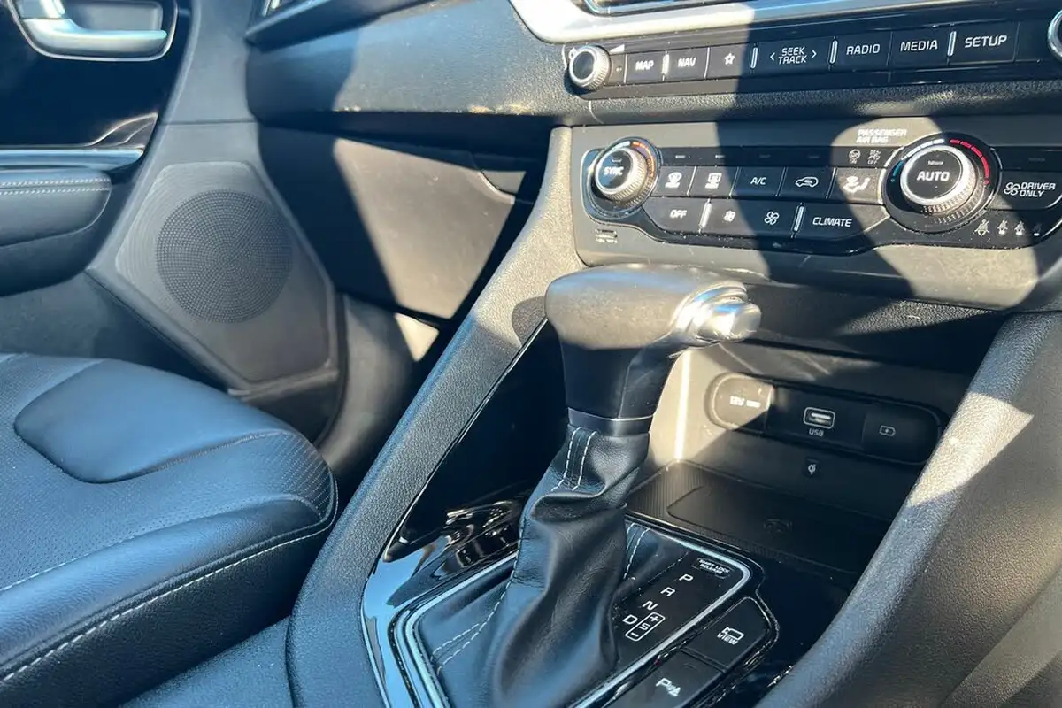 2019-kia-niro-16-gdi-3-156kwh-big-12