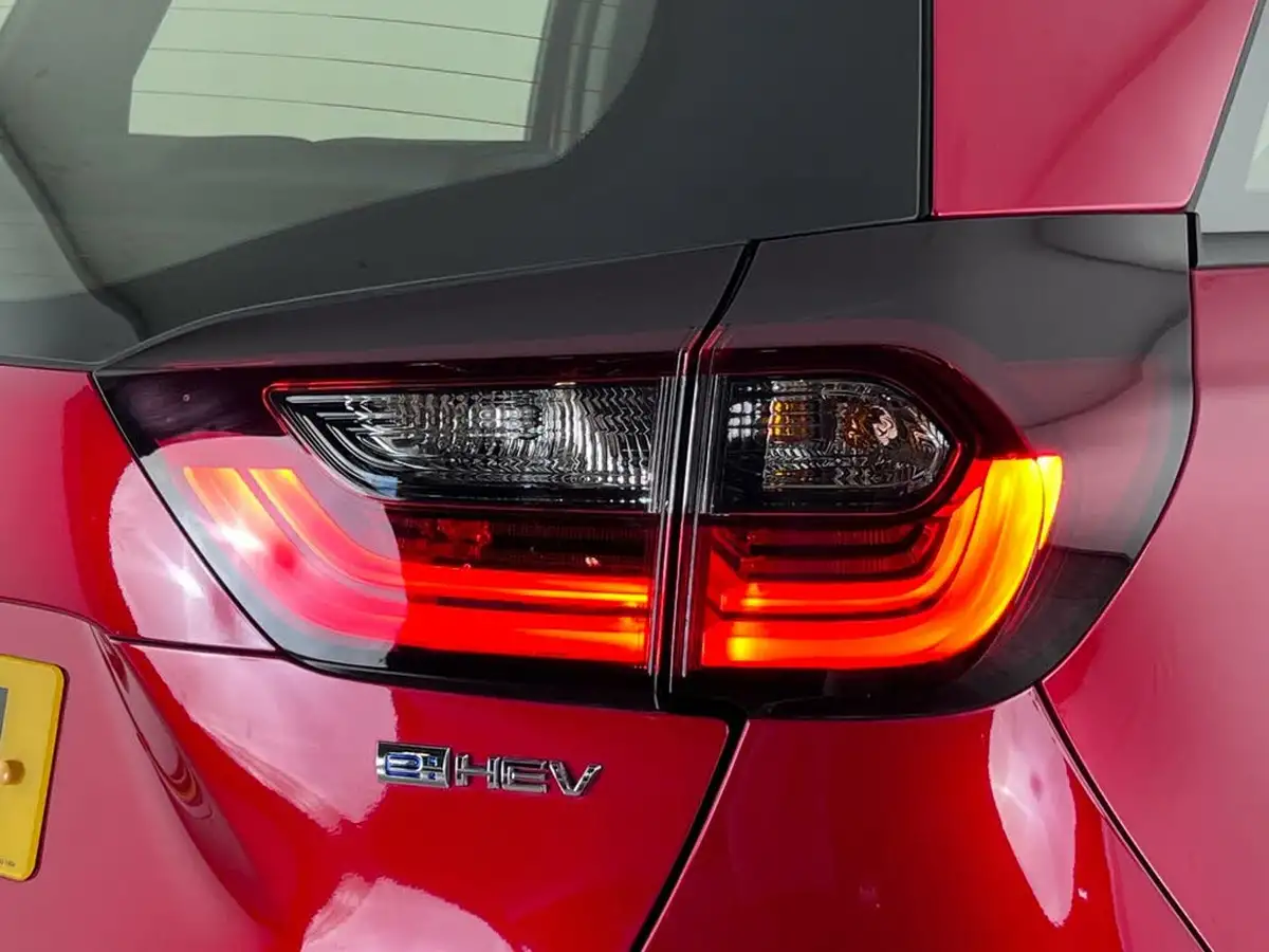2023-honda-jazz-15-i-mmd-sr-big-6