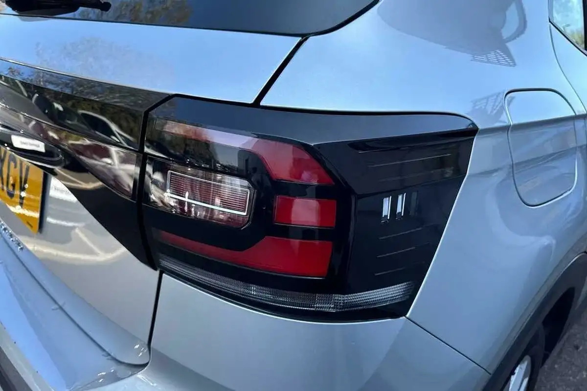 2022-volkswagen-t-cross-10-tsi-se-110ps-dsg-big-18
