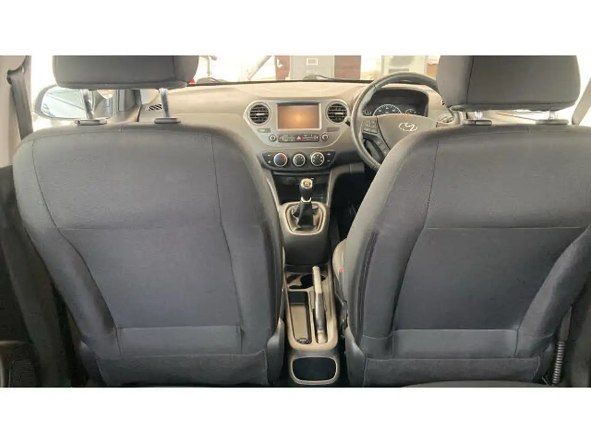 2020-hyundai-i10-10-play-big-45