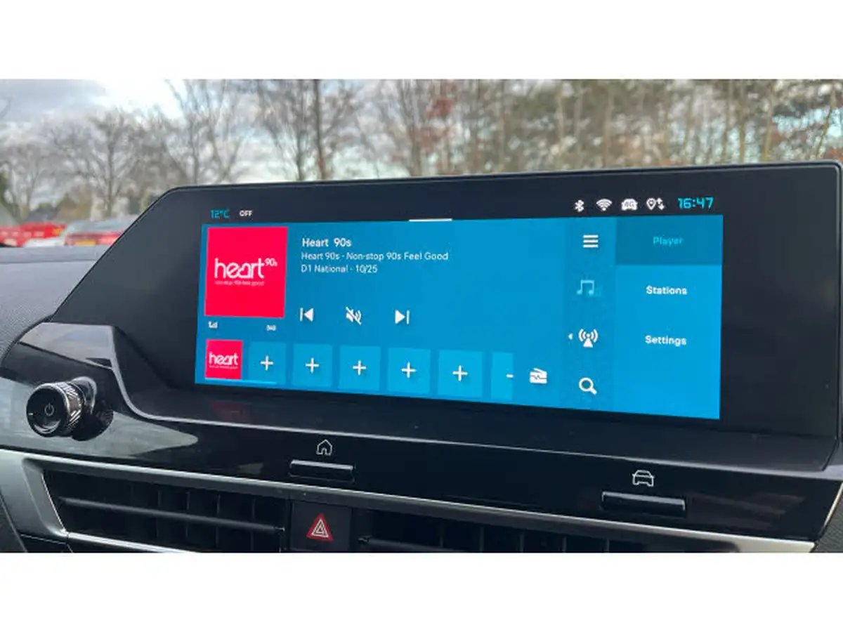 2024-citroen-c4-e-e-series-156ps-54kwh-big-25