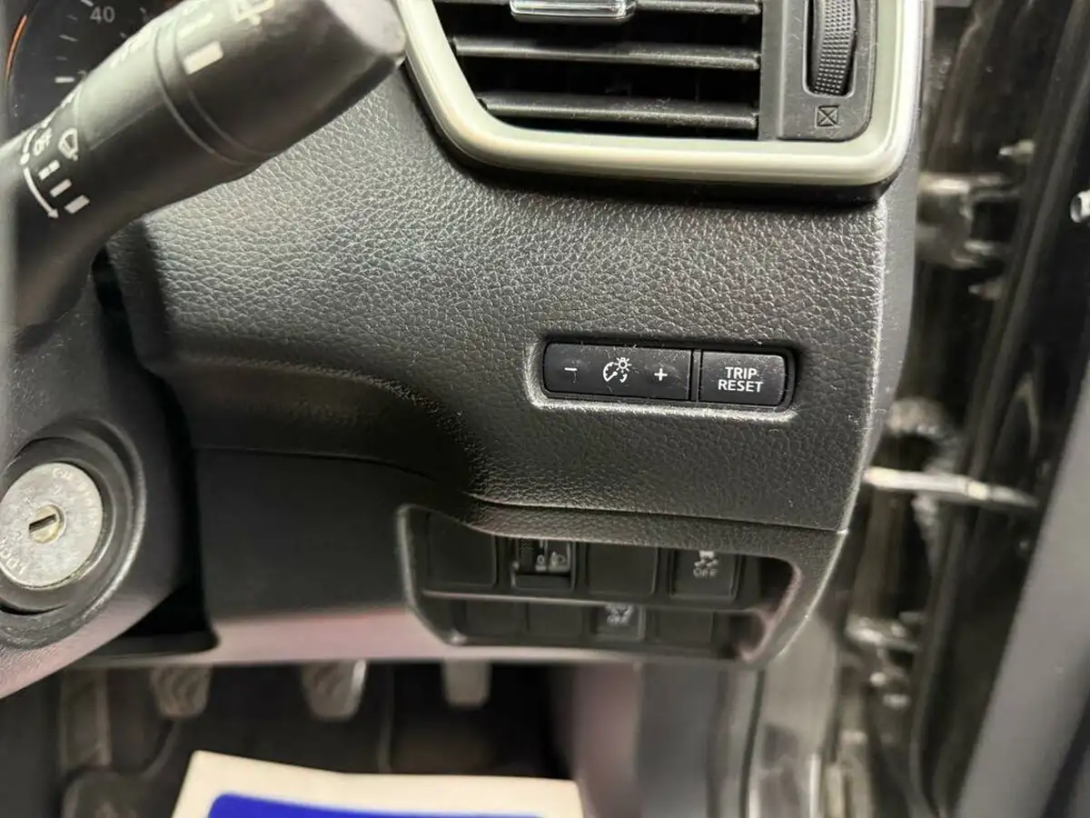 2014-nissan-qashqai-15dci-visia-big-33