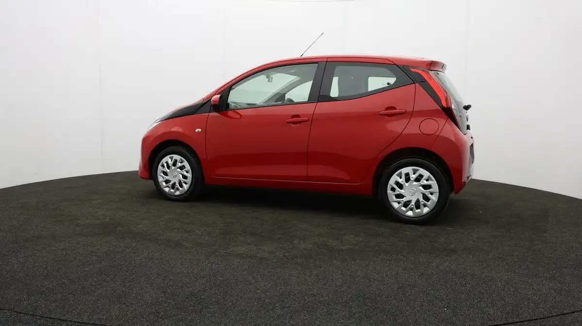 2018-toyota-aygo-10-vvt-i-x-play-71bhp-5d-big-65