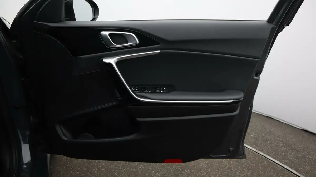 2022-kia-ceed-15-t-gdi-gt-line-big-15