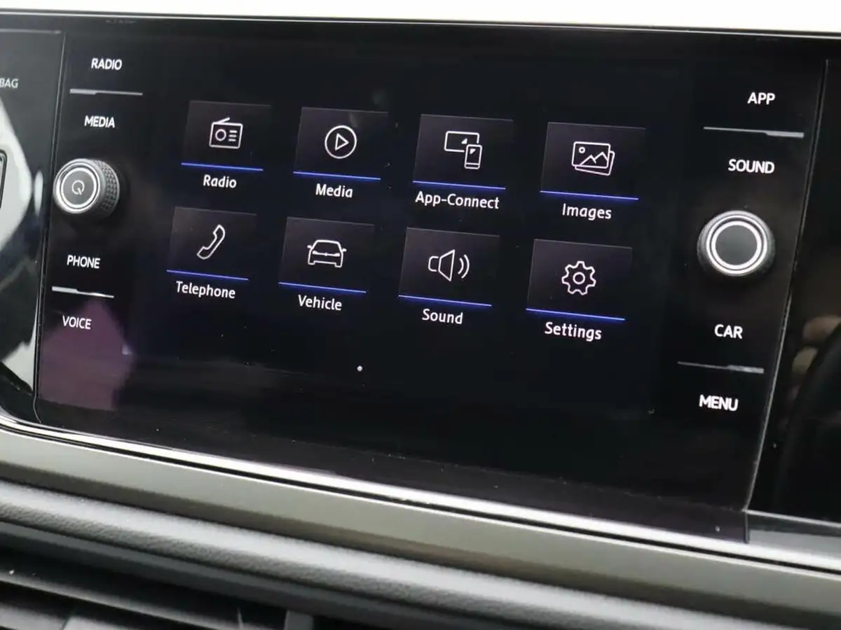 2018-volkswagen-polo-10-se-75ps-big-25
