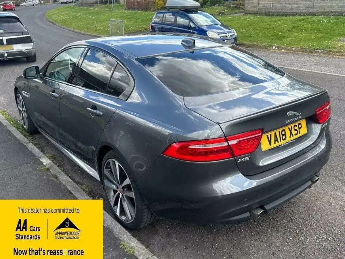 2018-jaguar-xe-20i-r-sport-250ps-1997cc-big-1