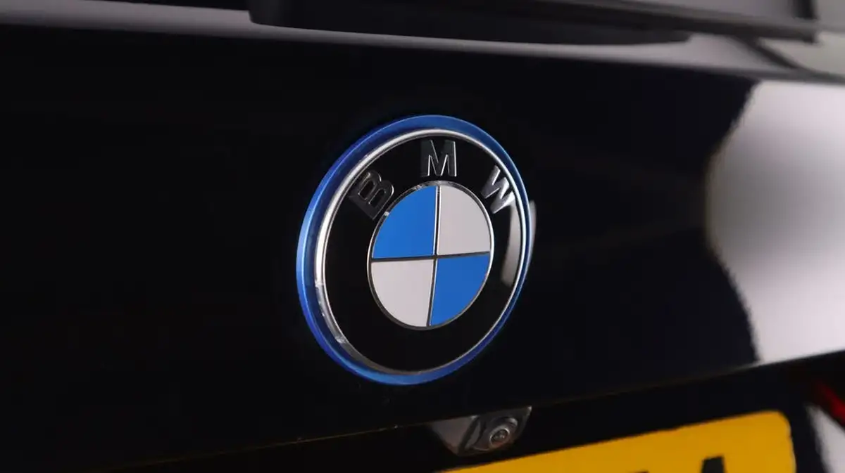 2021-bmw-ix3-e-premier-edition-big-20
