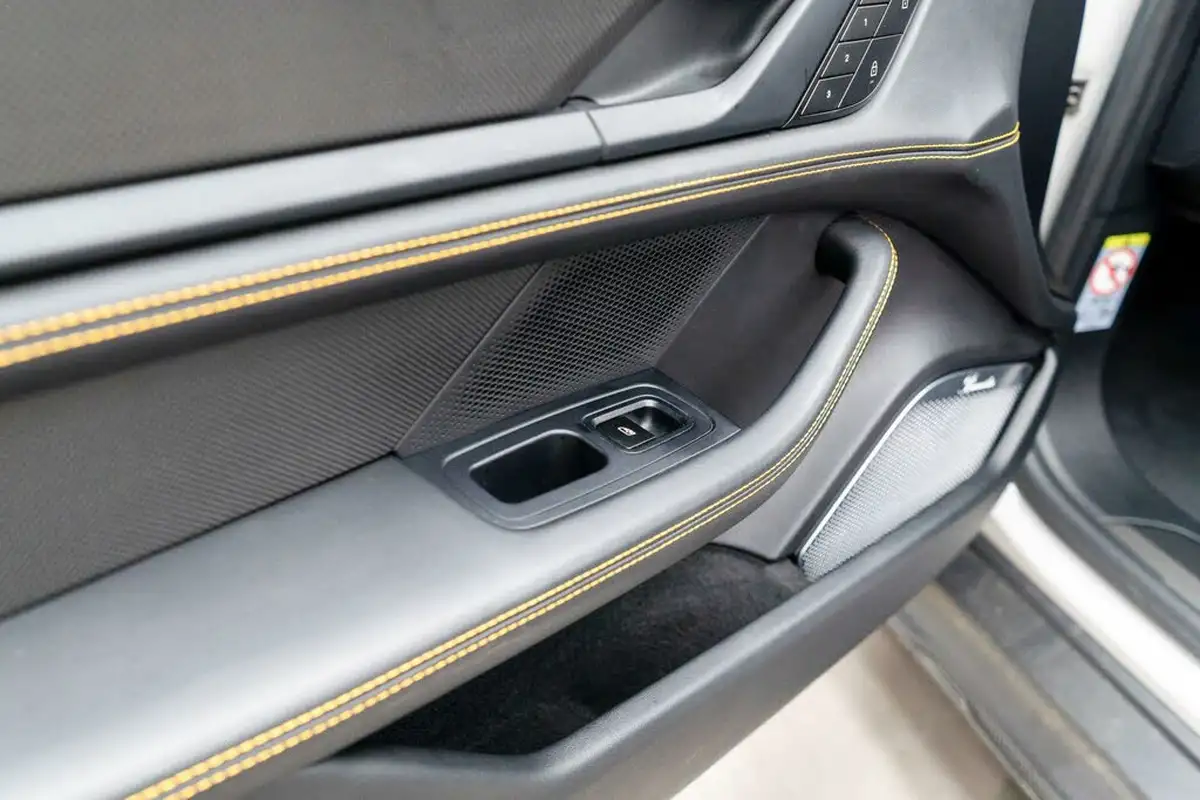 2021-porsche-taycan-e-turbo-s-cross-turismo-awd-big-41