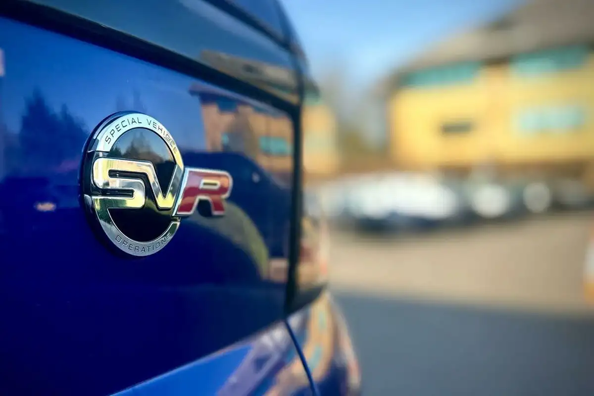 2021-land-rover-range-rover-sport-50-v8-p575-svr-big-13