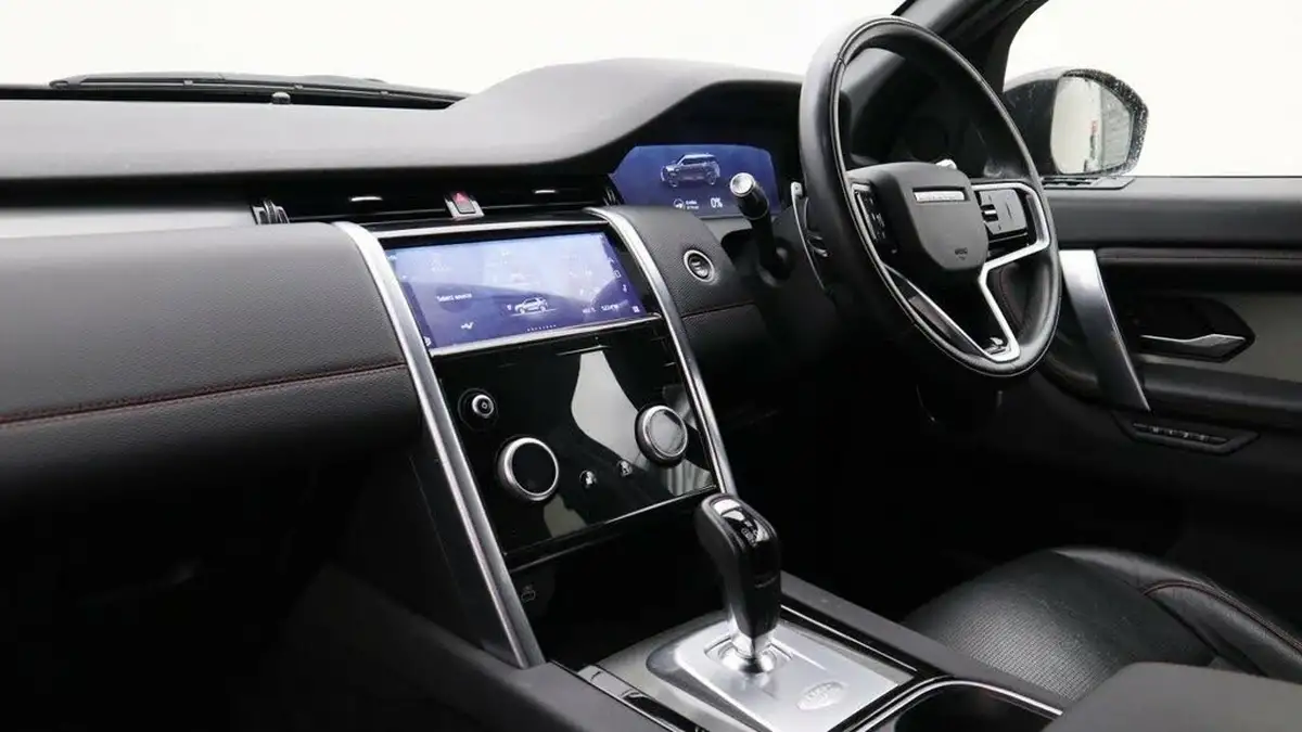 2022-land-rover-discovery-sport-15-p300e-r-dynamic-se-big-3