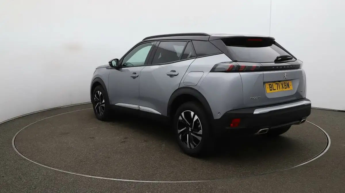 2022-peugeot-2008-suv-12-puretech-gt-big-55
