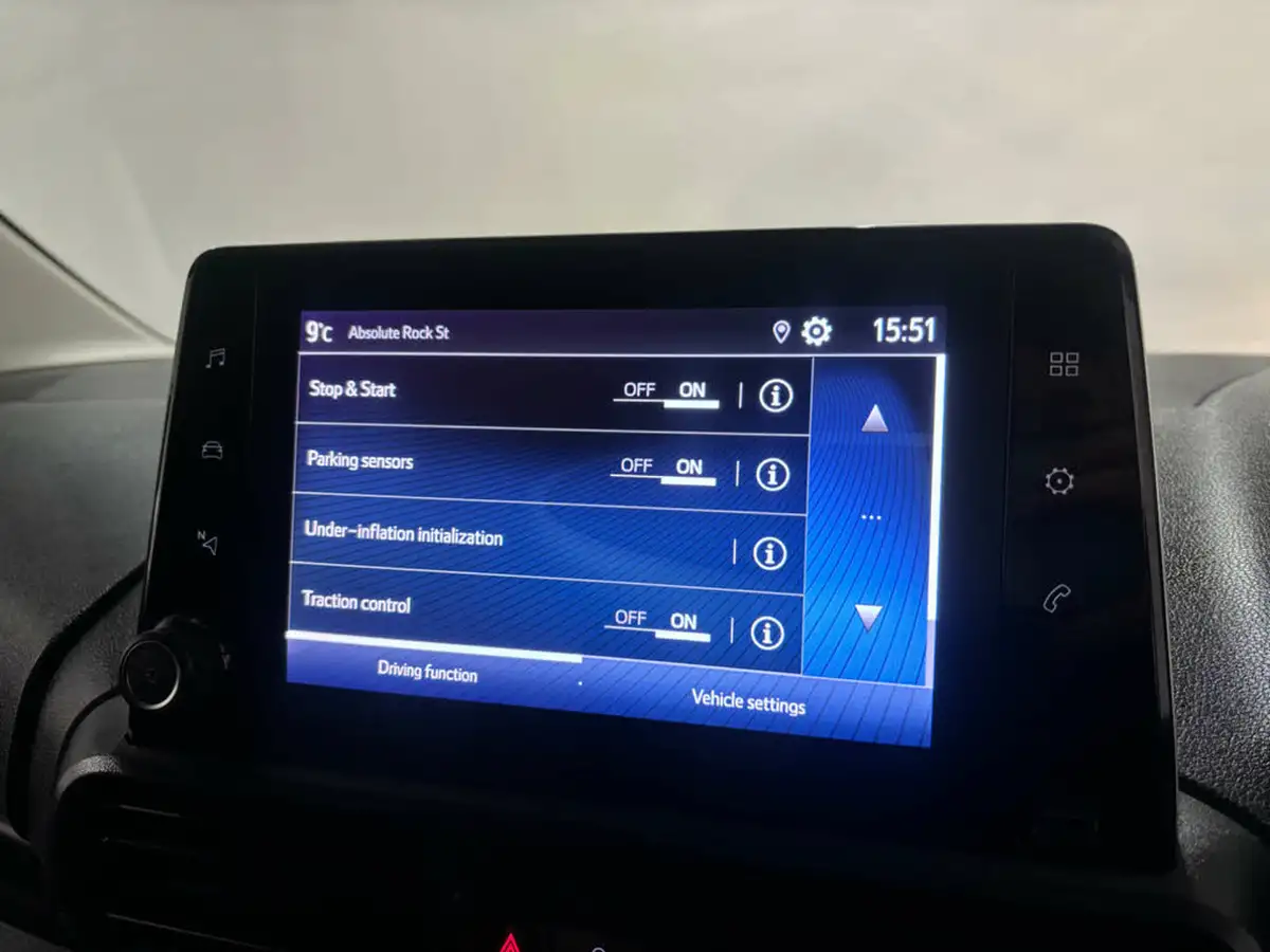 2023-toyota-proace-city-15d-icon-l1-big-16