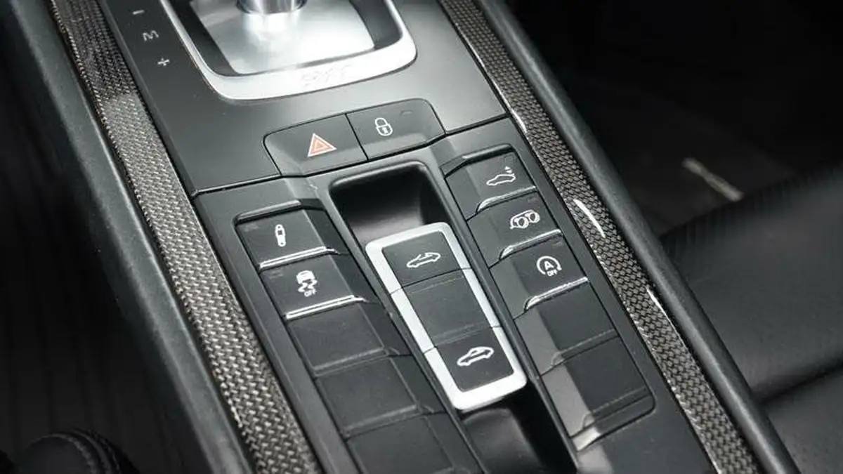 2016-porsche-911-30-targa-4-s-pdk-big-12