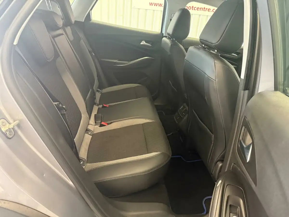 2019-vauxhall-grandland-x-15td-sport-nav-big-9