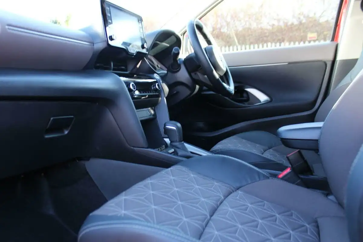 2023-toyota-yaris-cross-15-vvt-i-excel-awd-i-big-15