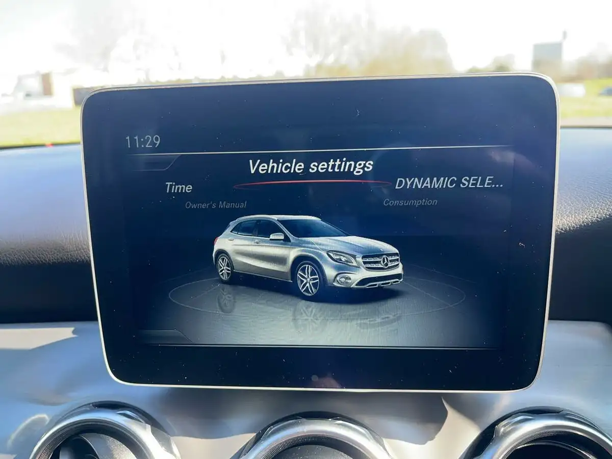 2020-mercedes-benz-gla-class-16-gla-200-amg-line-edition-plus-7g-dct-big-37