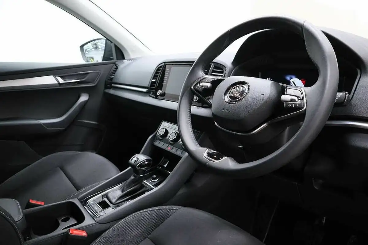 2024-skoda-karoq-15-tsi-se-drive-dsg-big-5