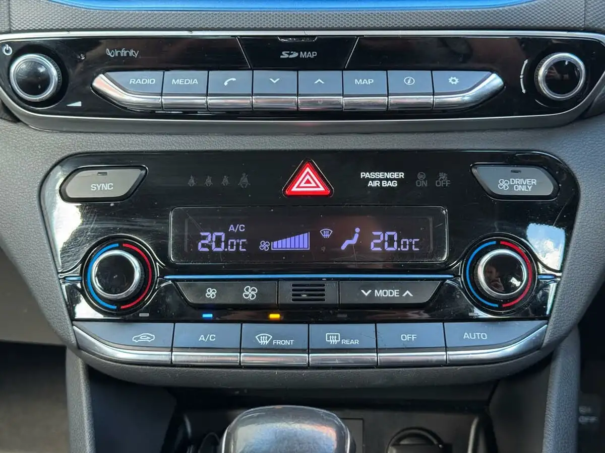 2018-hyundai-ioniq-16-gdi-premium-hybrid-big-27